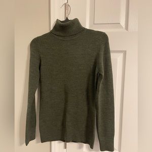 Dark green French Connection lightweight sweater